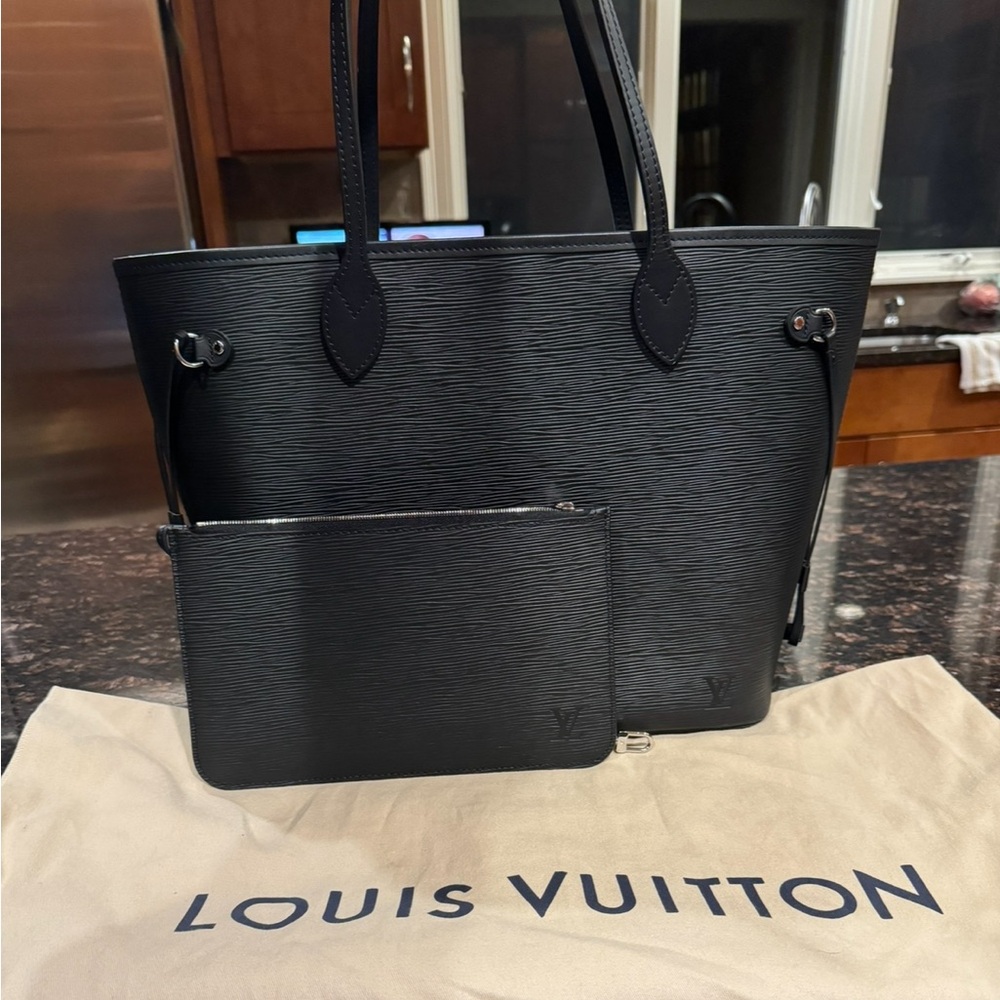 Louis Vuitton Epi Black Neverfull MM